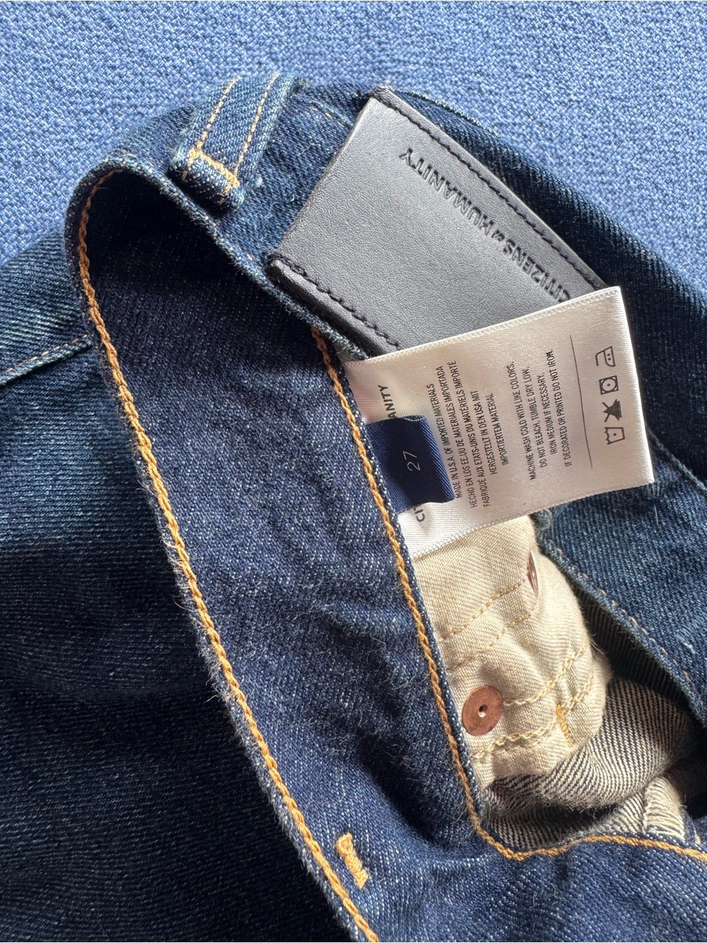 Vince Miro Long Relaxed slight barrel Jeans in Medina Blue - Picture 5 of 5